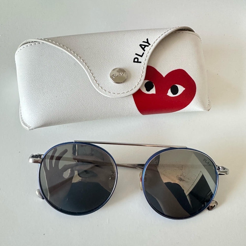 Comme des Garcons PLAY Round Metal Sunglasses with White Red Heart Case - Picture 1 of 7